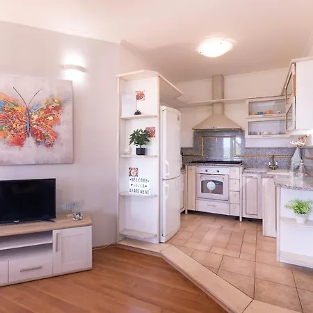 アパート Julia リエカ