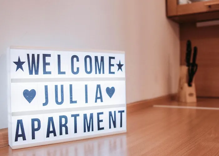 Julia غييكا